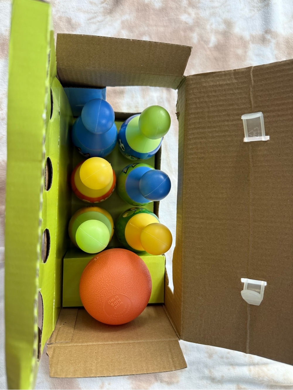 New In Box Bluey Bowling Set - Picture 3 of 3